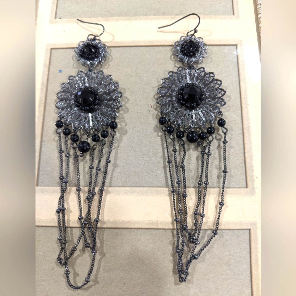 Women's Elegant Fashion Earrings Black Beaded Chandelier Wedding Party Coquette